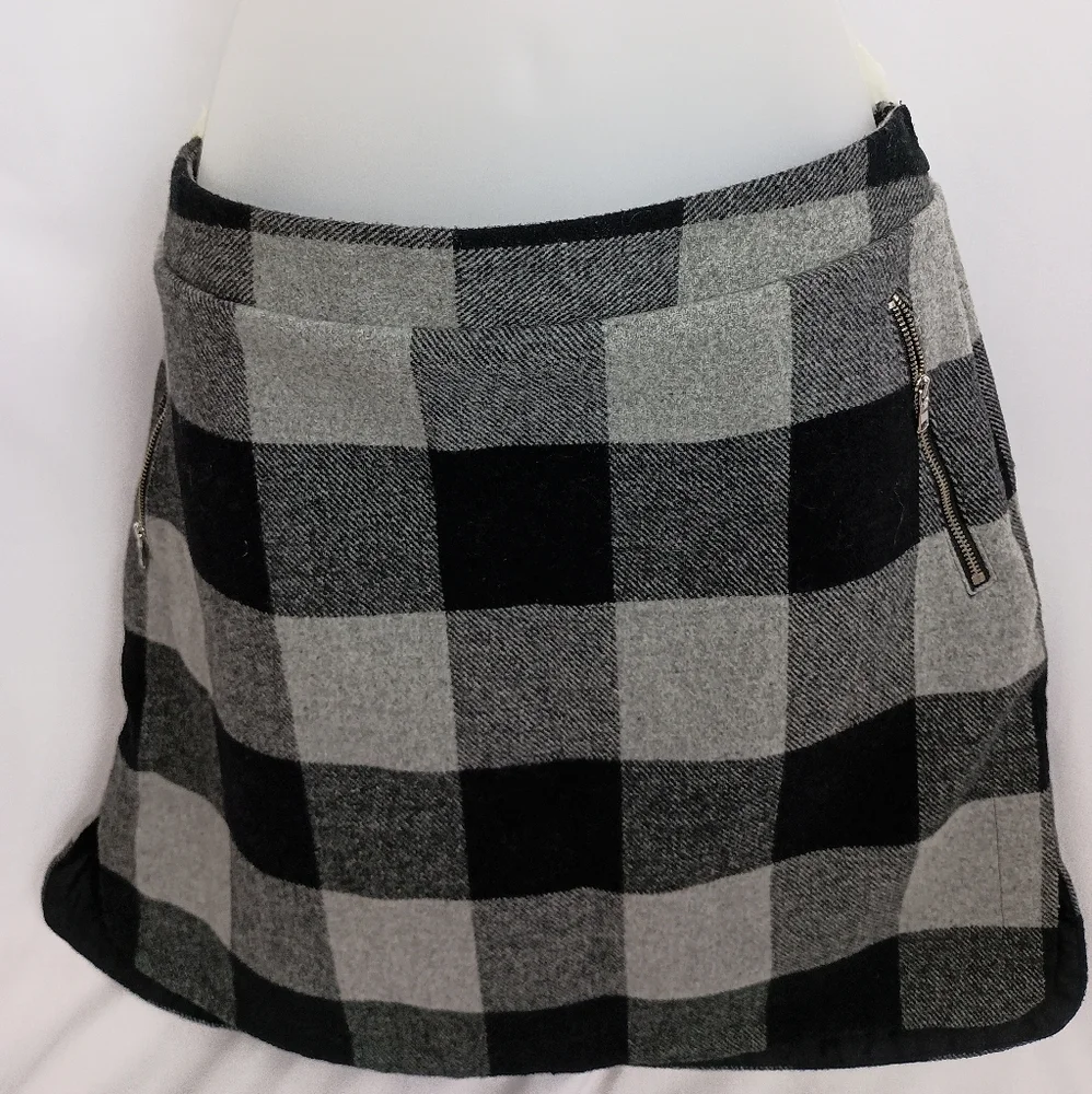 ANA Academia Plaid Black Gray M Preppy Fall Tweed Country Patchwork Wool Skirt‎